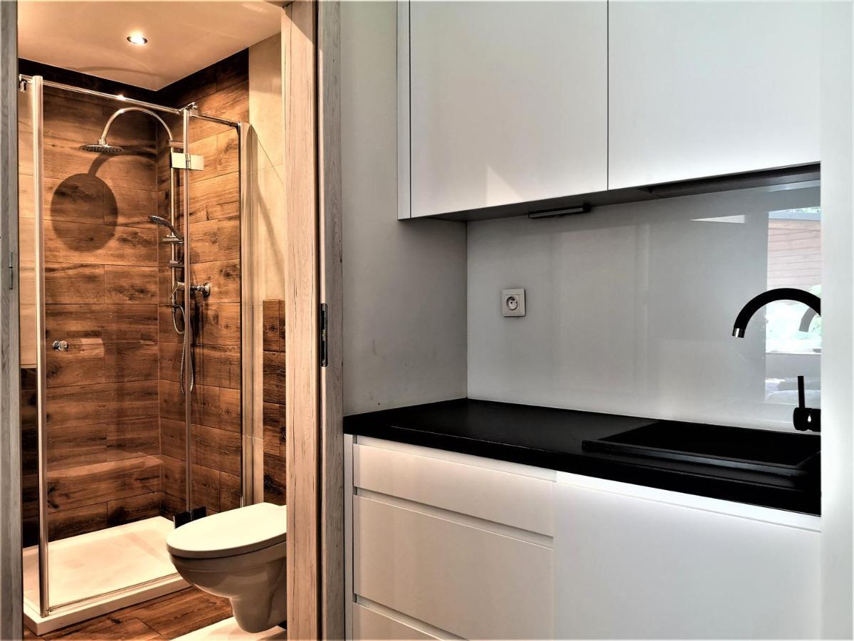 Jacuzzi Spa Apartment Krasków Exteriör bild